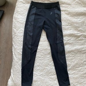 DOYOUEVEN MESH PANEL LEGGINGS - Black - Small